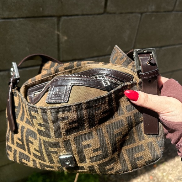 SOLD Fendi baguette shoulder bag zucca print ✨ - Picture 6 of 10
